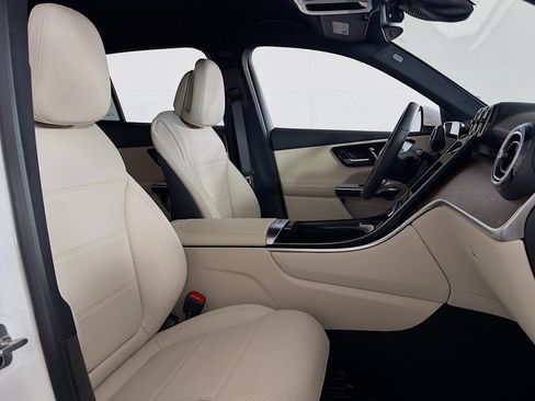 Certified 2026 Mercedes-Benz GLC 300 image 8