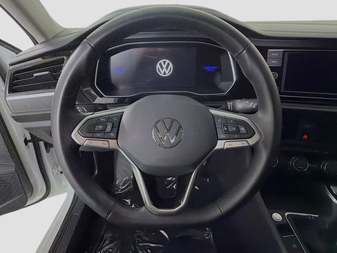 Used 2024 Volkswagen Jetta SE FWD image 12