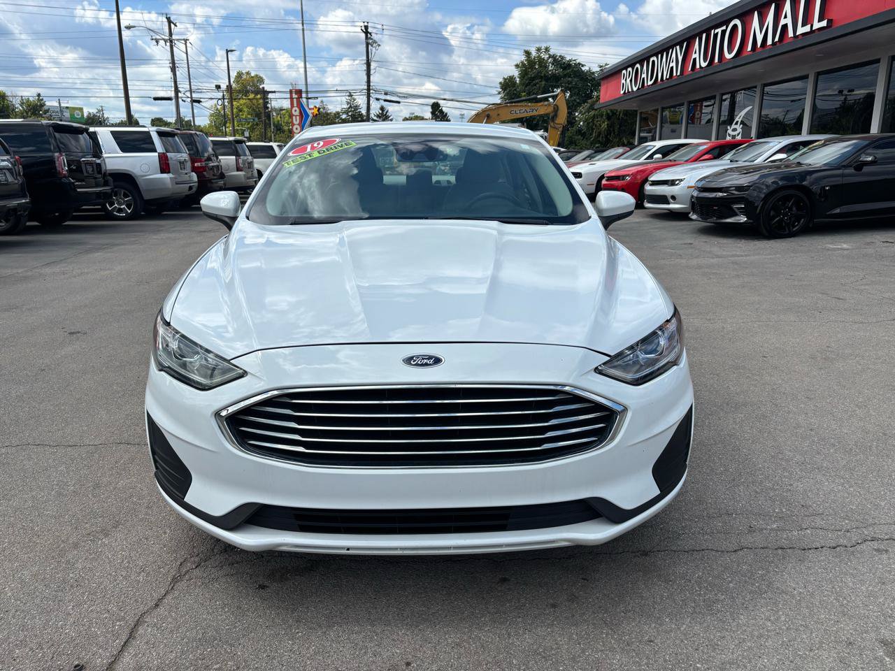 Used 2019 Ford Fusion SE FWD image 8