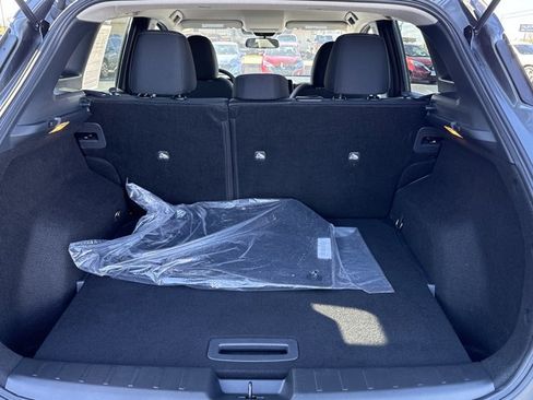 Used 2025 Nissan Kicks SV image 9