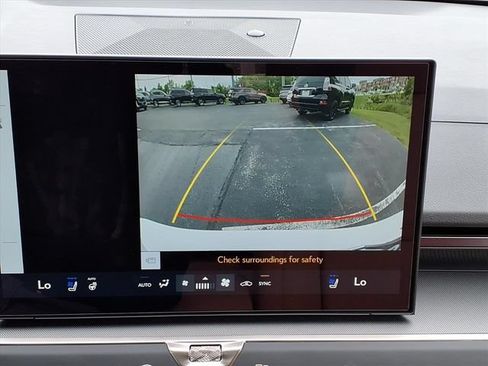 New 2026 Lexus ES 350e FWD image 33