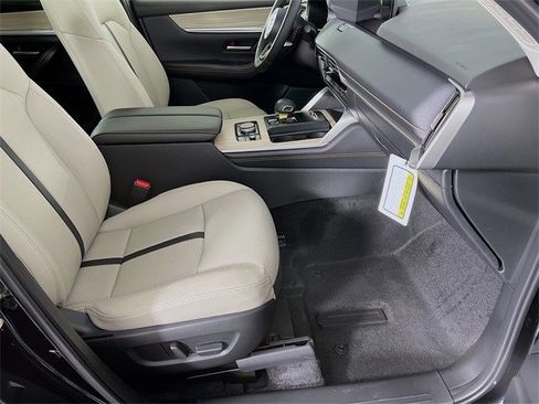 Used 2026 MAZDA CX-90 3.3 Turbo w/ Premium Sport Pkg image 23