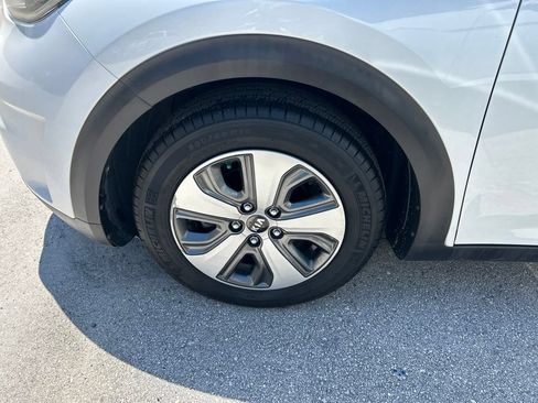 Used 2019 Kia Niro LX FWD image 47