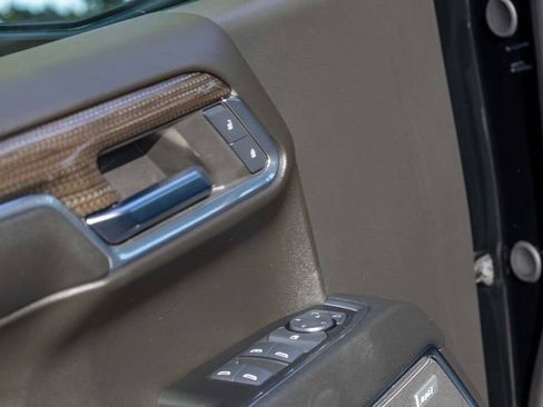 Used 2024 Chevrolet Silverado 1500 LT Trail Boss w/ LT Trail Boss Premium Package image 18