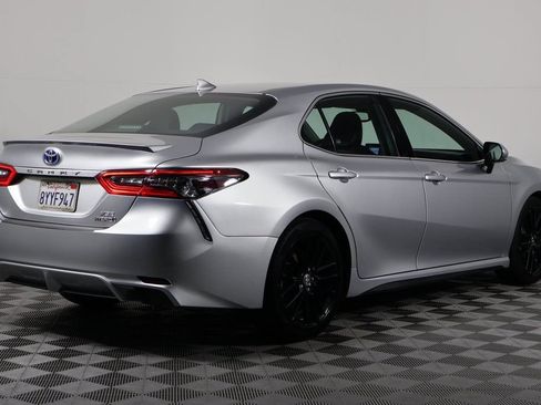Used 2022 Toyota Camry XSE w/ Navigation Upgrade Package FWD image 4