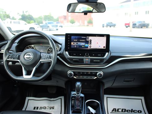 Certified 2023 Nissan Altima 2.5 SR w/ SR Premium Package AWD/4WD image 15