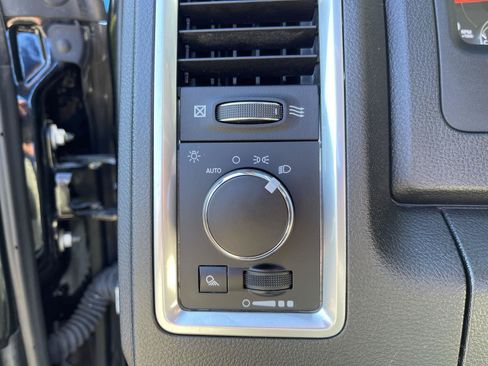 Used 2024 RAM 1500 Classic SLT AWD/4WD image 15
