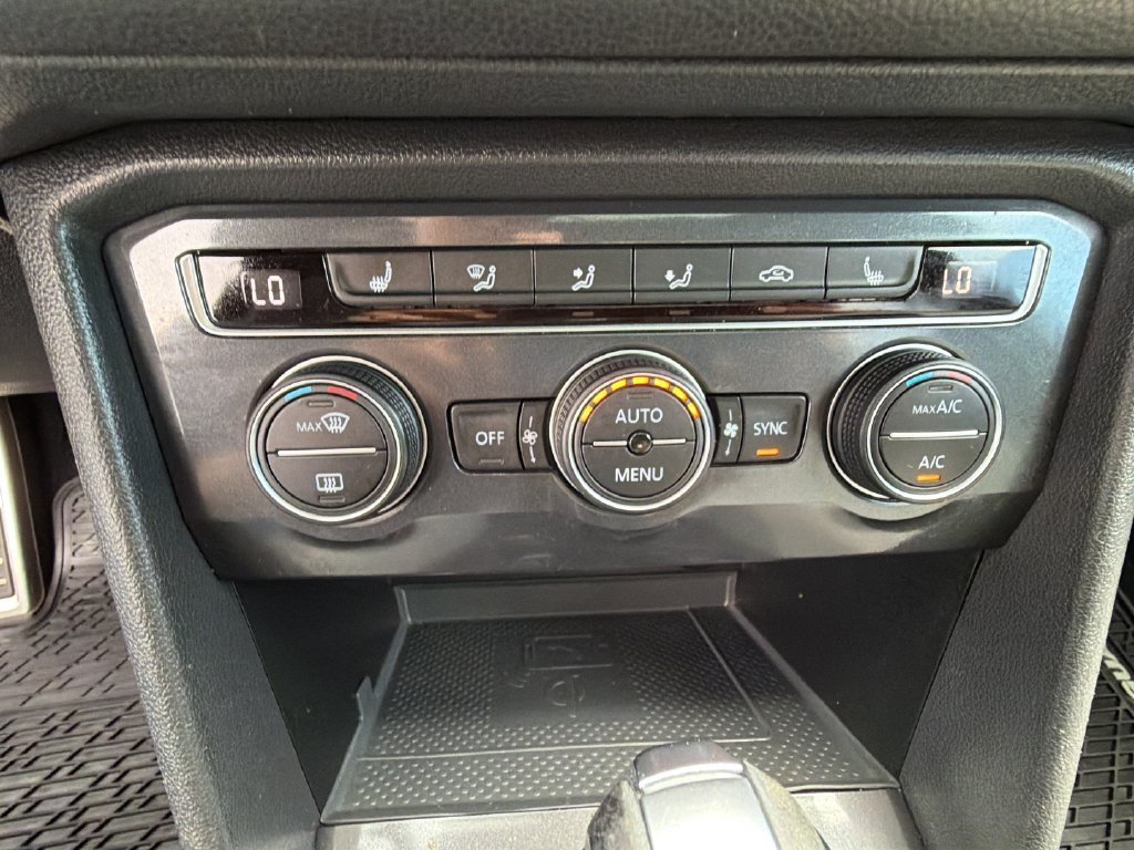 Used 2021 Volkswagen Tiguan SE R-Line AWD/4WD image 26
