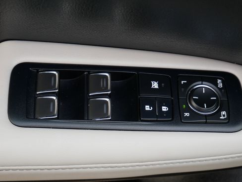 Used 2018 Lexus RX 350L AWD w/ Premium Package image 10