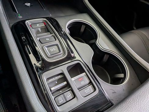 Certified 2024 Honda Pilot Touring image 11