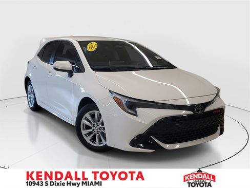 Used 2025 Toyota Corolla SE image 1