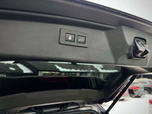 Used 2020 Subaru Outback Limited image 24