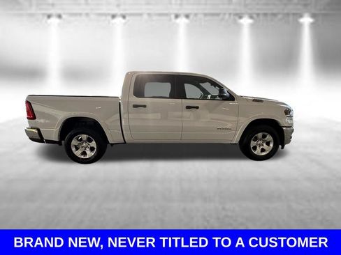 Used 2025 RAM 1500 Big Horn AWD/4WD image 3