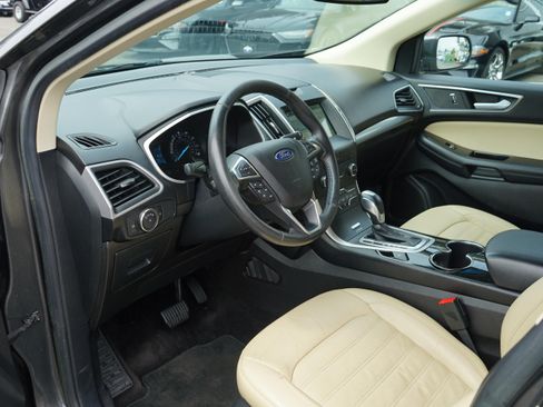 Used 2017 Ford Edge SEL w/ Equipment Group 201A AWD/4WD image 12