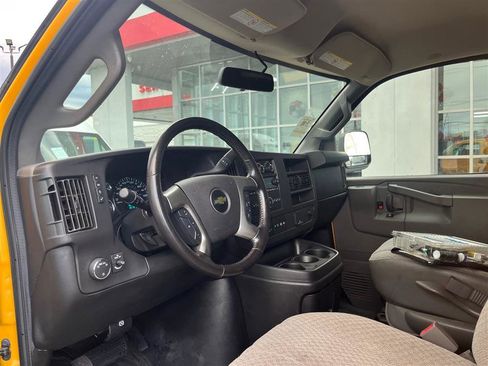 Used 2019 Chevrolet Express 3500 w/ Driver Convenience Package image 13