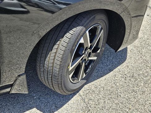 New 2025 Nissan Sentra SV image 4