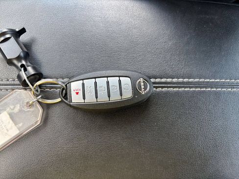 Used 2025 Nissan Altima 2.5 SV FWD image 21