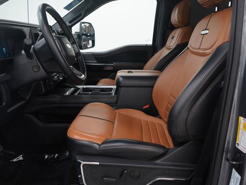 Used 2024 Ford F250 Platinum image 25