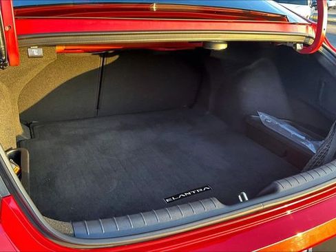 Used 2024 Hyundai Elantra Limited image 31