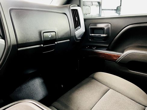 Used 2019 GMC Sierra 2500 SLE image 19