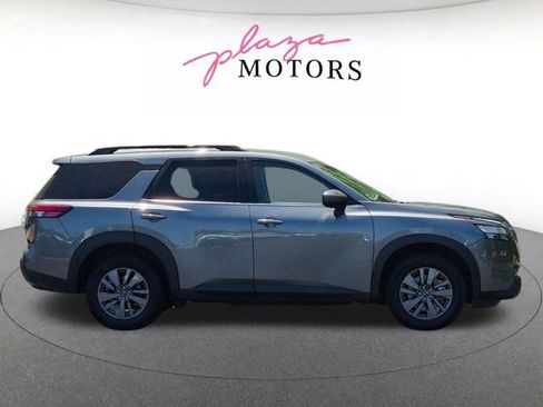 Used 2025 Nissan Pathfinder SV FWD image 6