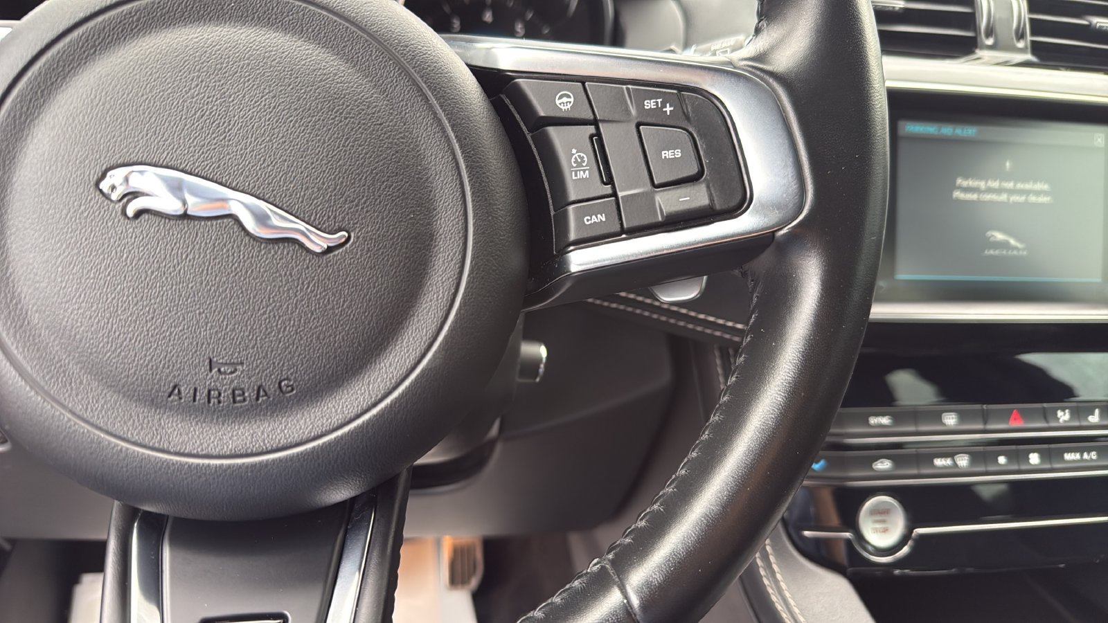 Used 2018 Jaguar F-PACE R-Sport AWD/4WD image 13