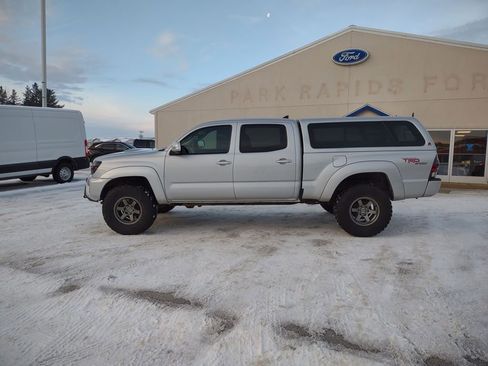 Used 2012 Toyota Tacoma 4x4 Double Cab w/ TRD Sport Pkg image 2