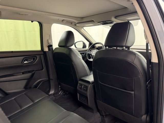 Used 2023 Nissan Rogue SV w/ SV Premium B Package AWD/4WD image 18