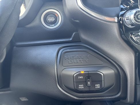 New 2026 RAM 2500 Laramie AWD/4WD image 28