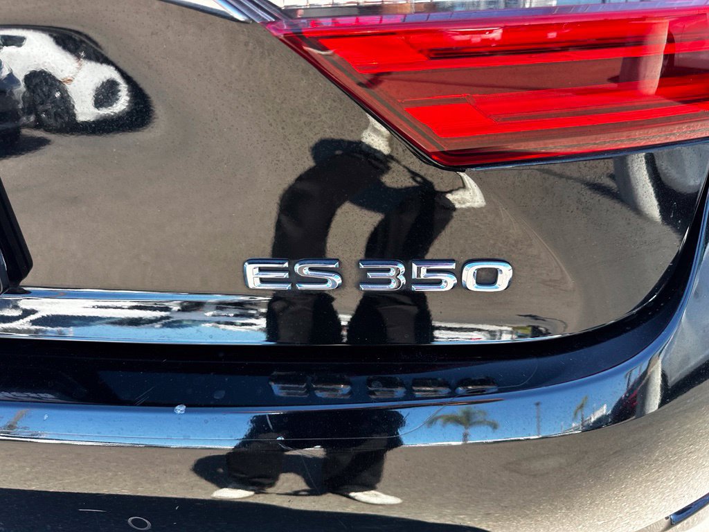 Used 2016 Lexus ES 350 w/ Premium Package w/Wood Trim FWD image 12