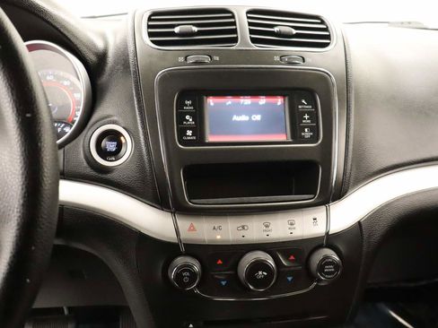 Used 2016 Dodge Journey SE image 11