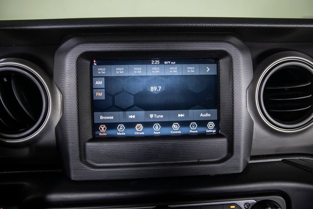 Used 2023 Jeep Gladiator Sport AWD/4WD image 25