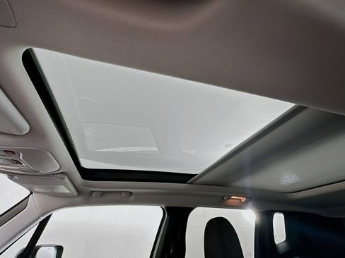 Used 2023 Jeep Renegade Altitude w/ Sun/Sound Group image 27