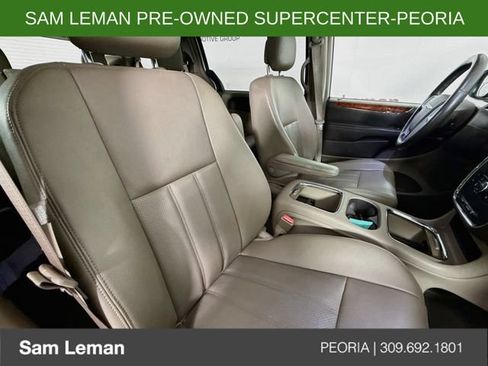 Used 2014 Chrysler Town & Country Touring-L w/ Driver Convenience Group FWD image 28