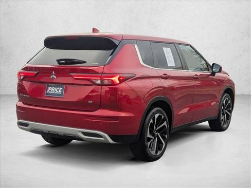 Used 2024 Mitsubishi Outlander SE image 5