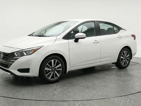 Used 2025 Nissan Versa SV FWD image 3