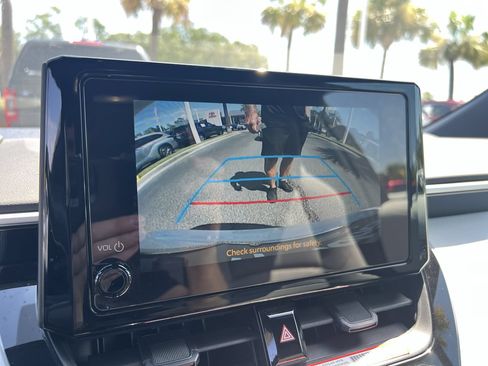Used 2025 Toyota Corolla SE FWD image 25