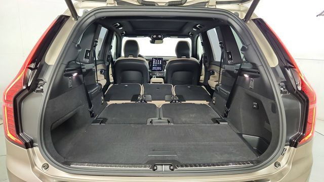 New 2026 Volvo XC90 T8 Plus w/ Protection Package Premier AWD/4WD image 43