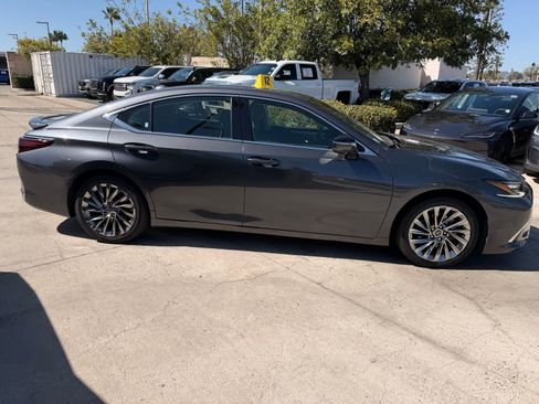 Used 2025 Lexus ES 300h w/ Accessory Package (Z1) FWD image 6