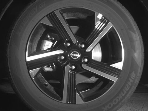Used 2025 Nissan Sentra SV FWD image 12