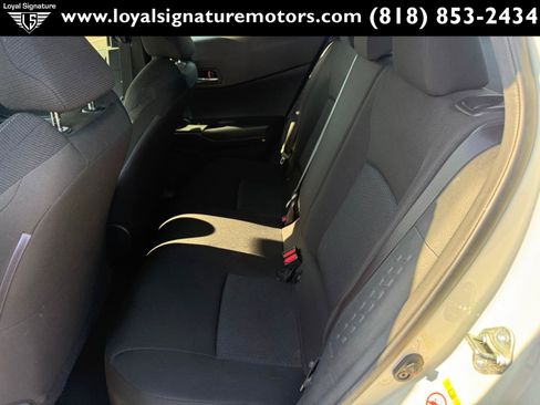 Used 2018 Toyota C-HR XLE FWD image 12