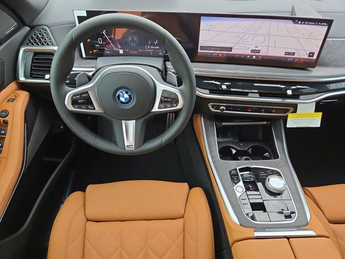 Used 2026 BMW X5 xDrive50e w/ Executive Package AWD/4WD image 14