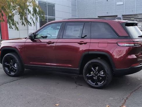 New 2025 Jeep Grand Cherokee Limited w/ Luxury Tech Group II image 6