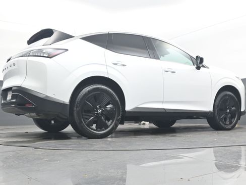 Certified 2025 Nissan Murano SV image 28