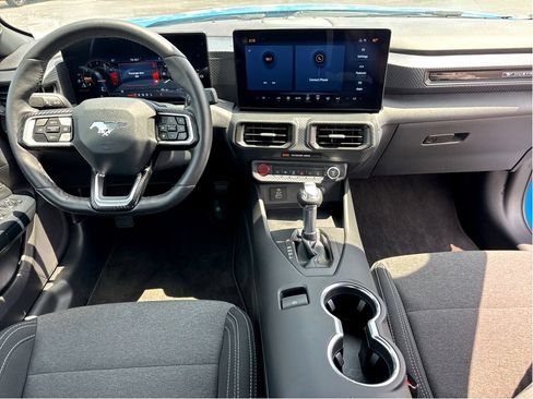 Used 2025 Ford Mustang Coupe RWD image 13