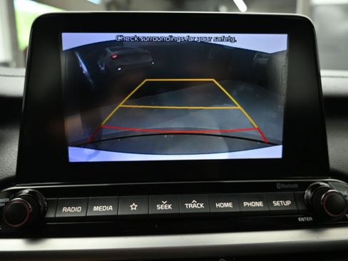 Used 2020 Kia Forte LXS FWD image 17