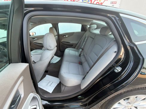 Used 2025 Chevrolet Malibu LT FWD image 36