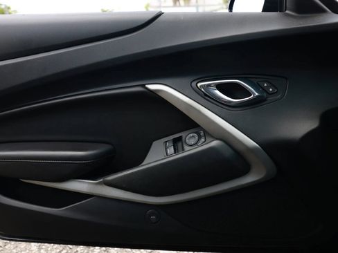 Used 2016 Chevrolet Camaro SS RWD image 41
