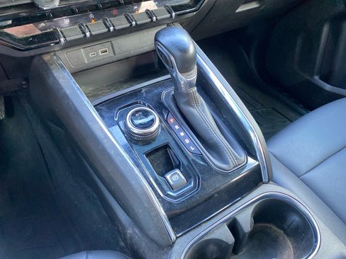 Used 2024 GMC Canyon Elevation w/ Elevation Premium Package AWD/4WD image 9