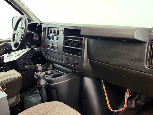 Used 2015 GMC Savana 2500 RWD image 20